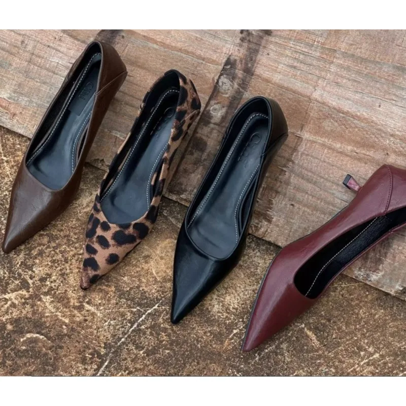 Embroidery Flat Shoes - 2024 Kobiety Seksowne Wysokie Obcasy Burgundy
