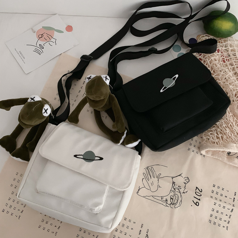 Casual Collage Student Messeng – Embroidery Font recenzja i cena