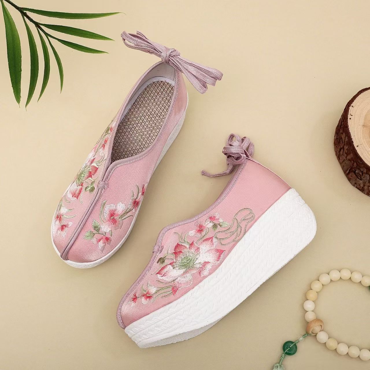 Damskie etniczne buty na kotur – Embroidery Lace recenzja i cena
