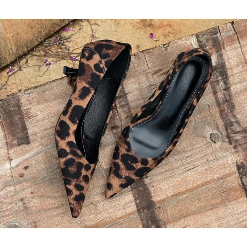 2024 Kobiety Seksowne Wysokie  – Embroidery Flat Shoes recenzja i cena