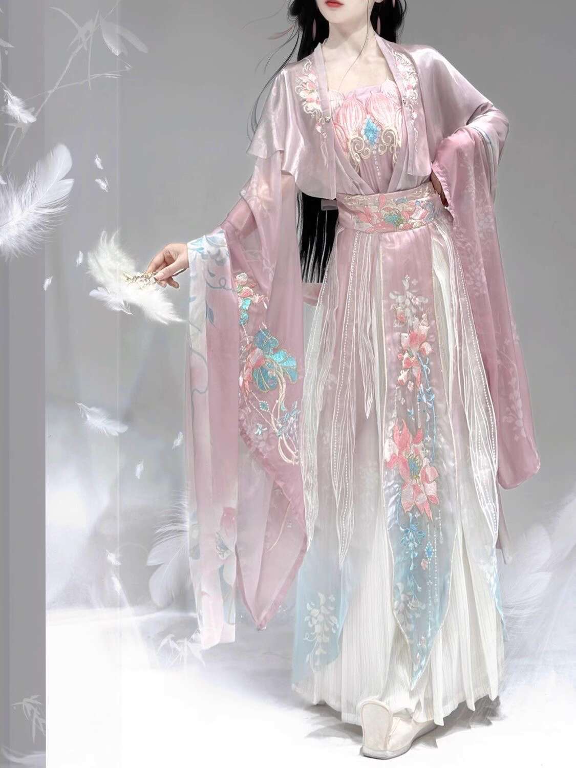 Nowy Hanfu Wei Jinfeng Ciężki  – Embroidery In The Piece recenzja i cena