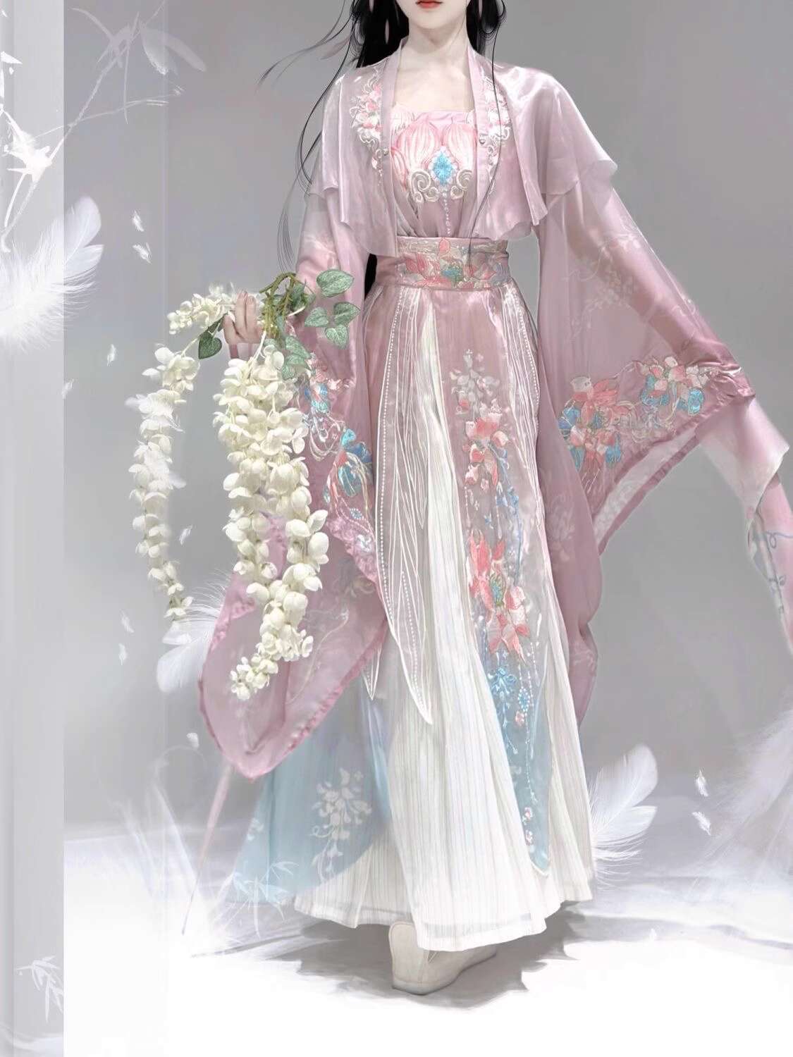 Nowy Hanfu Wei Jinfeng Ciężki  – Embroidery In The Piece recenzja i cena
